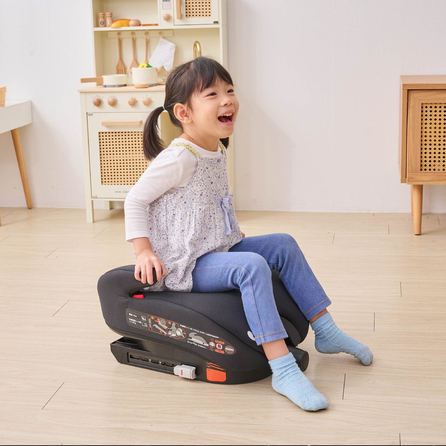 YODA | Kursi Mobil yang Dapat Disesuaikan Ketinggiannya untuk Anak Usia 3-12 Tahun 